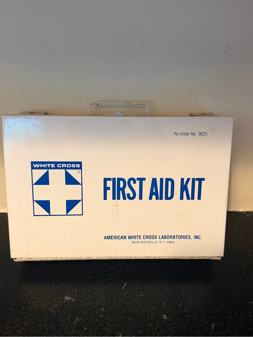 Vintage First Aid Kit American White Cross laboratories Inc